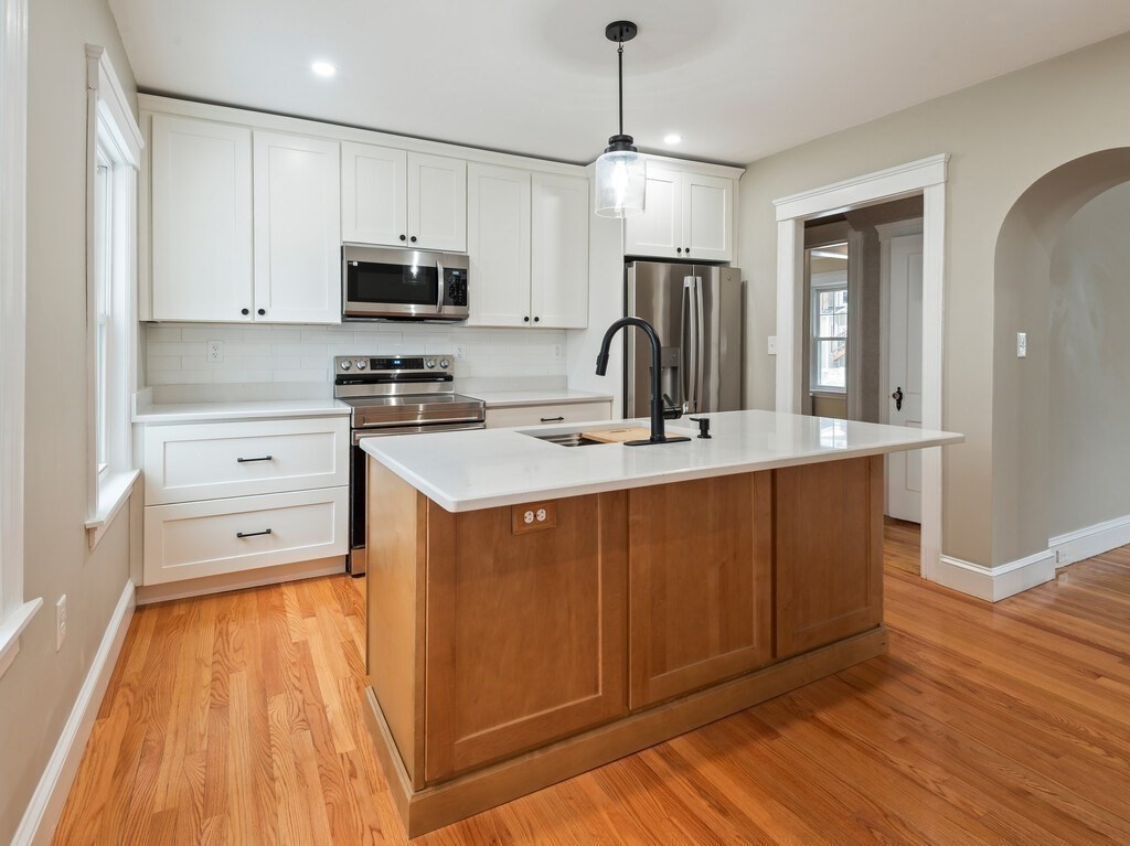 108 Longfellow Road Worcester, MA 01602 - Photo 9 of 42