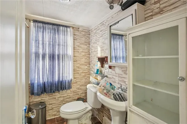 $250,000 | 933 South Main Street, Ottawa, KS 66067