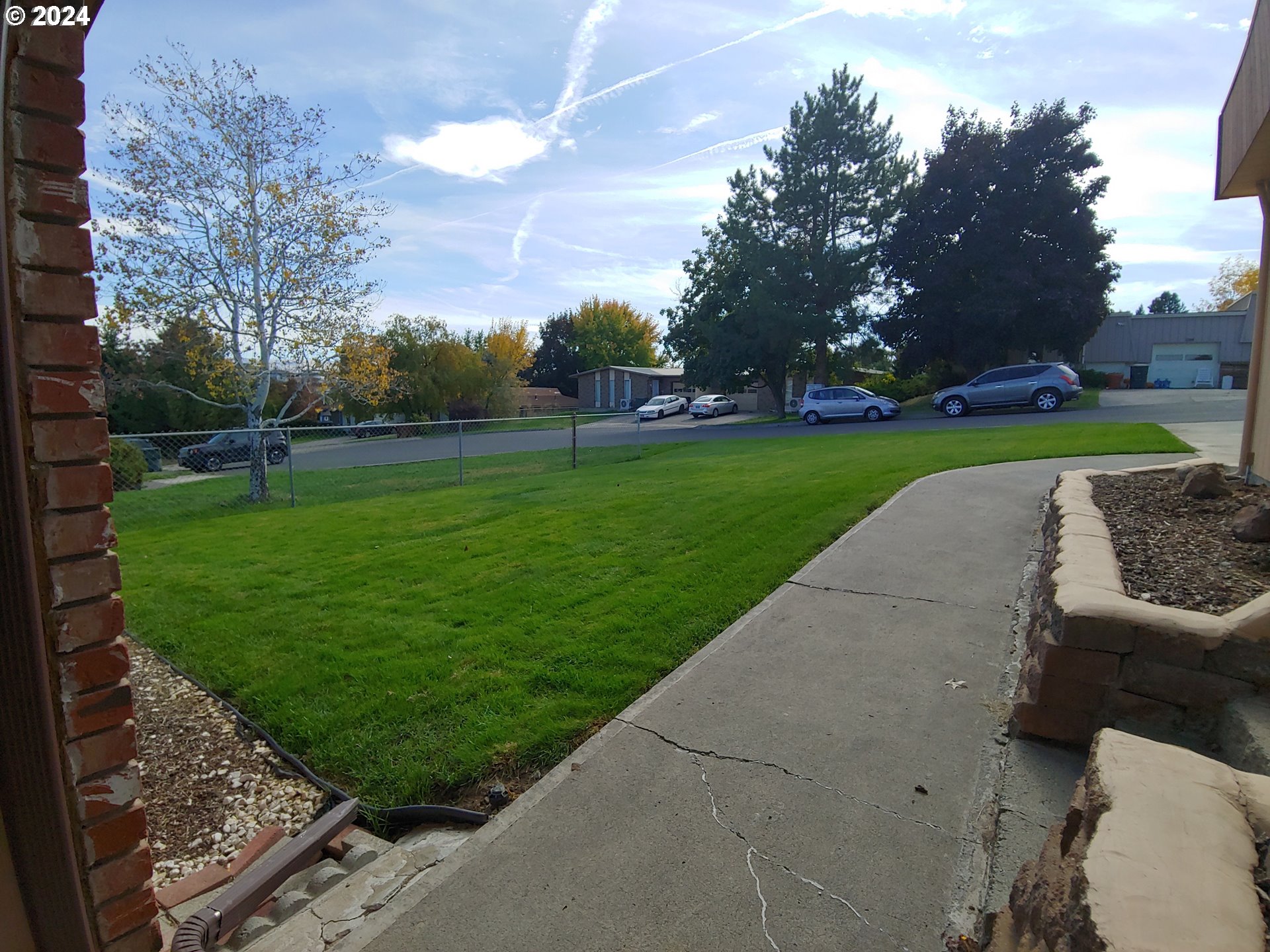 1209 Zeta Court Pendleton, OR 97801 - Photo 16 of 48 a view of a garden with trees