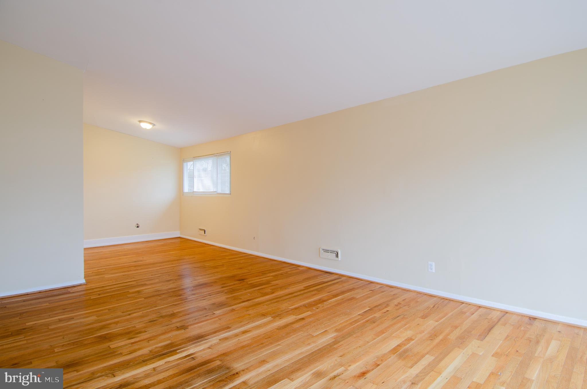 4711 Three Oaks Road Baltimore, MD 21208 - Photo 2 of 33