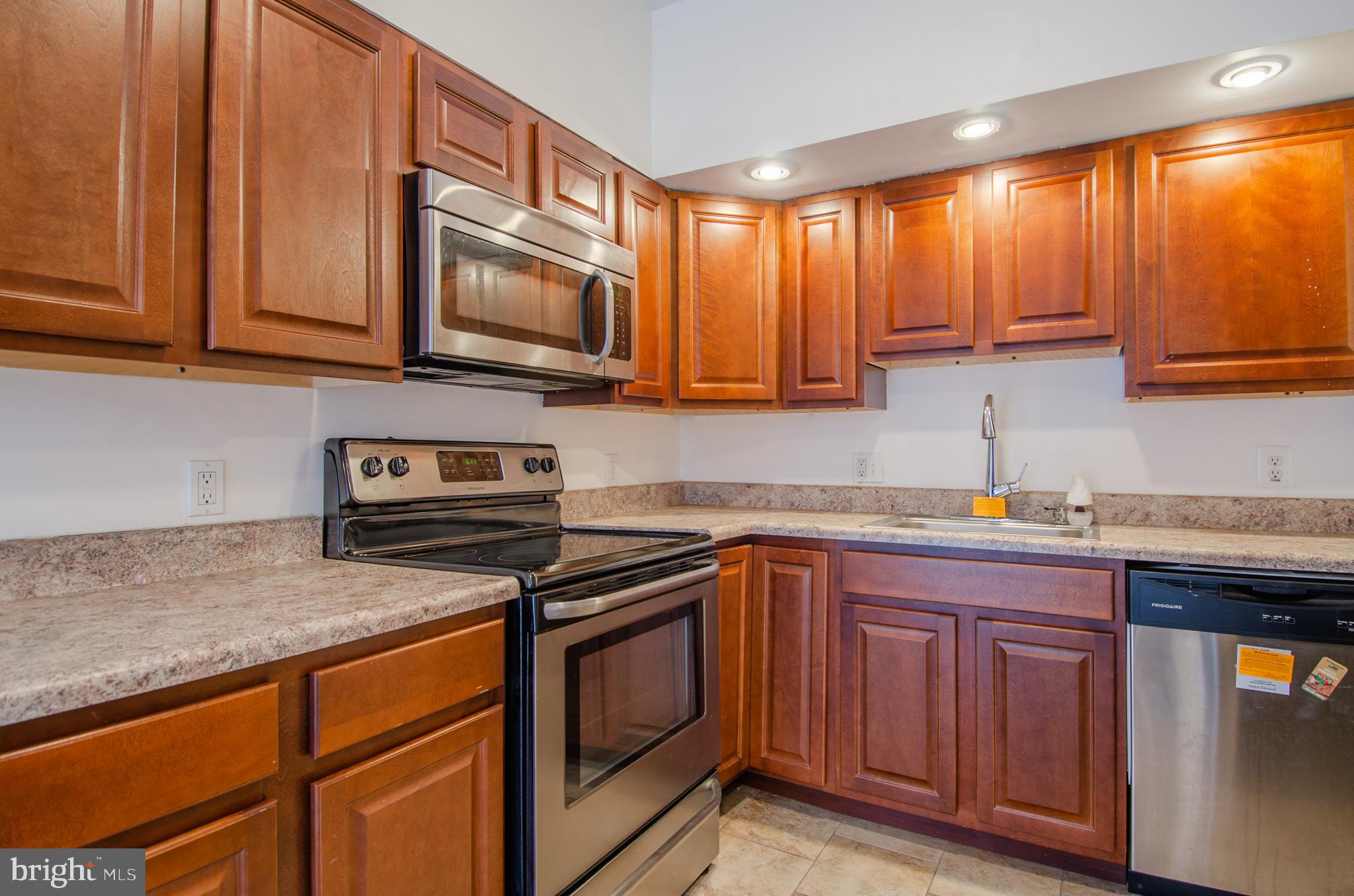 4711 Three Oaks Road Baltimore, MD 21208 - Photo 12 of 33