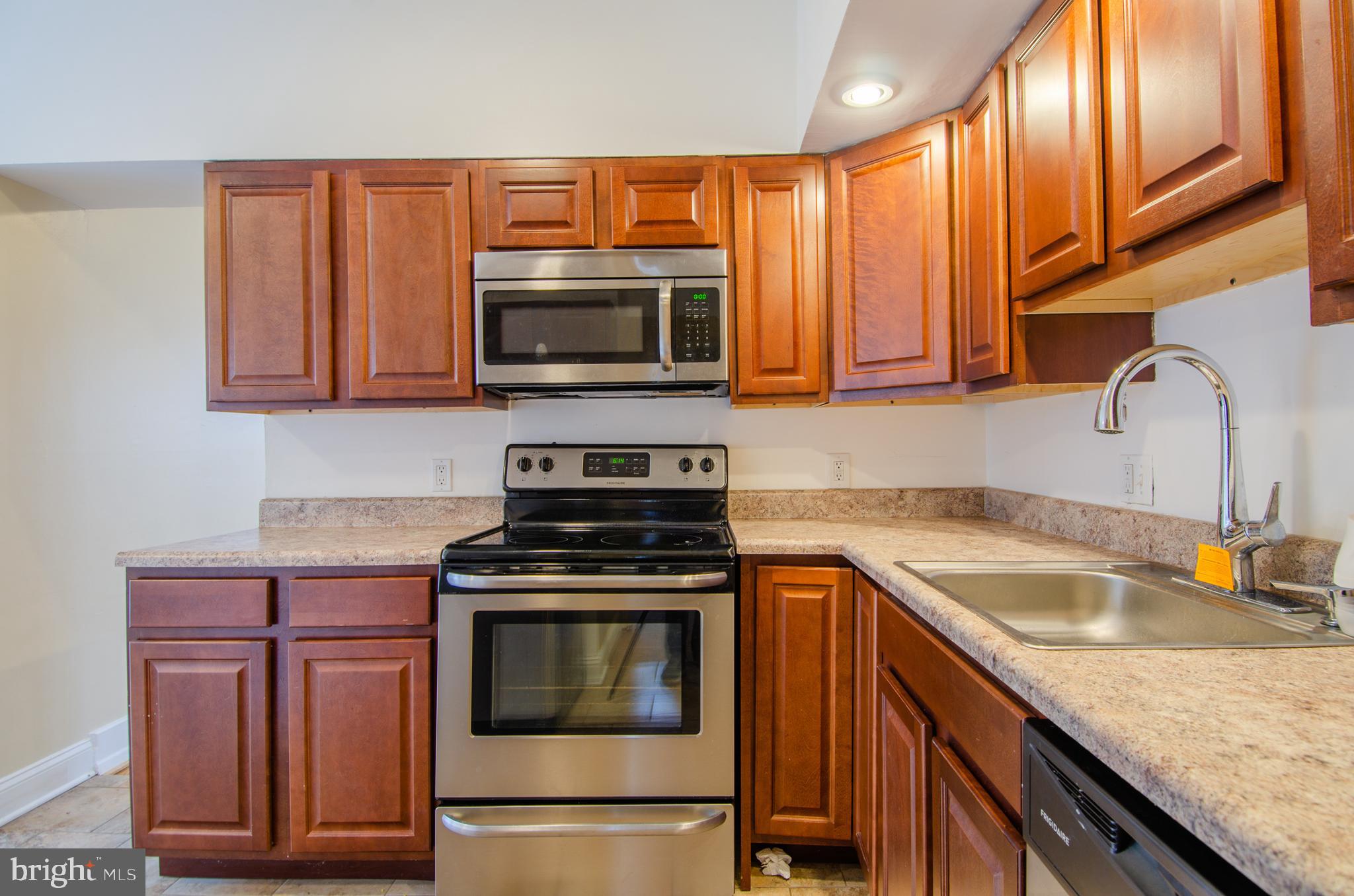 4711 Three Oaks Road Baltimore, MD 21208 - Photo 13 of 33