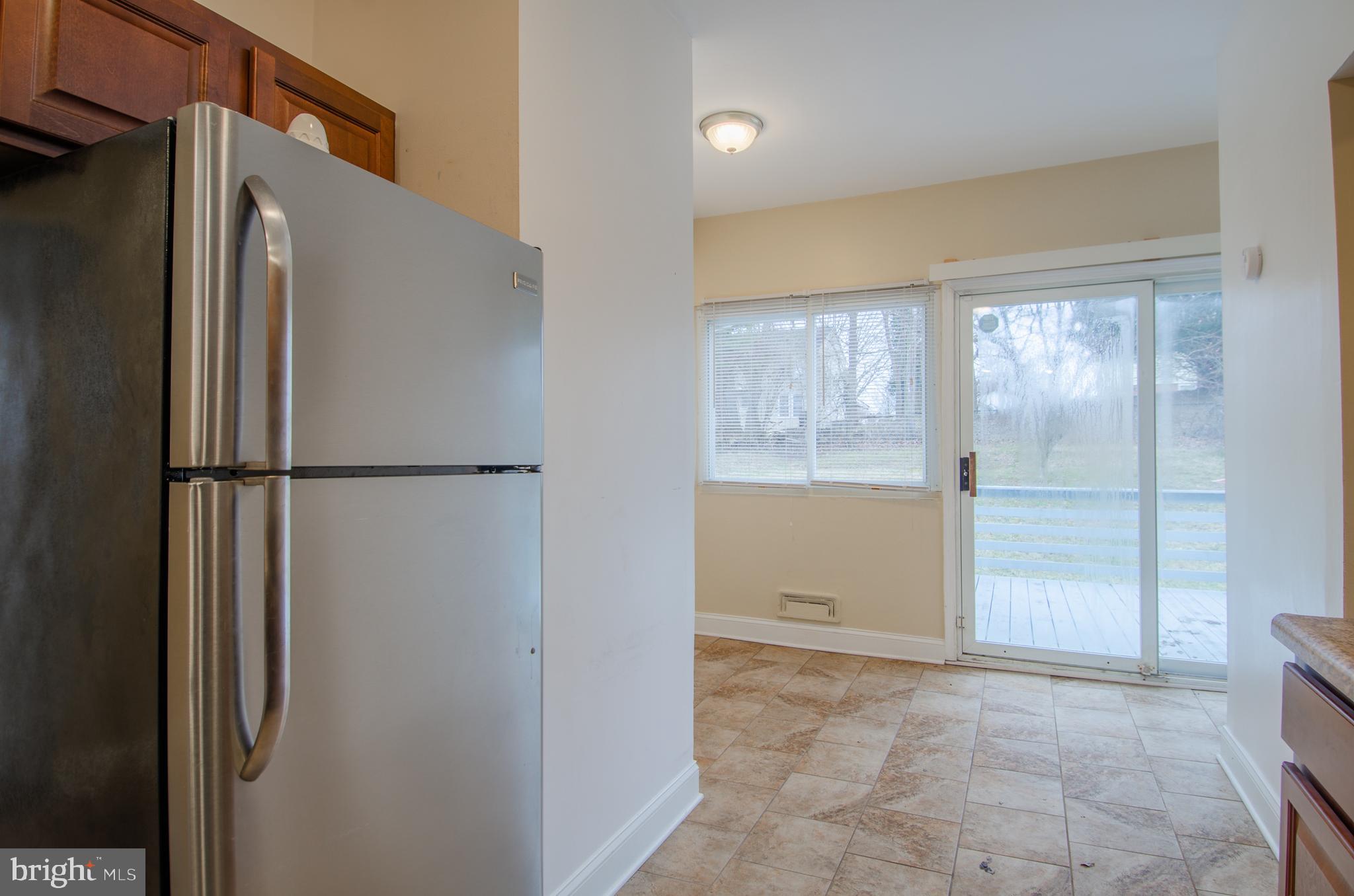 4711 Three Oaks Road Baltimore, MD 21208 - Photo 14 of 33