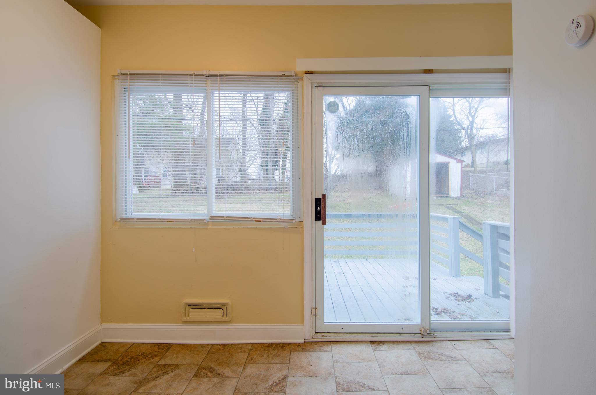 4711 Three Oaks Road Baltimore, MD 21208 - Photo 15 of 33