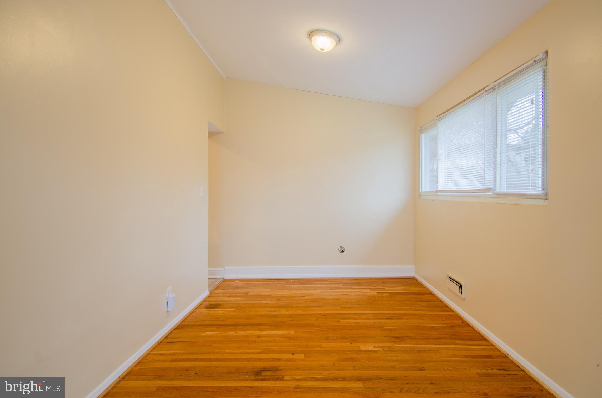4711 Three Oaks Road Baltimore, MD 21208 - Photo 6 of 33