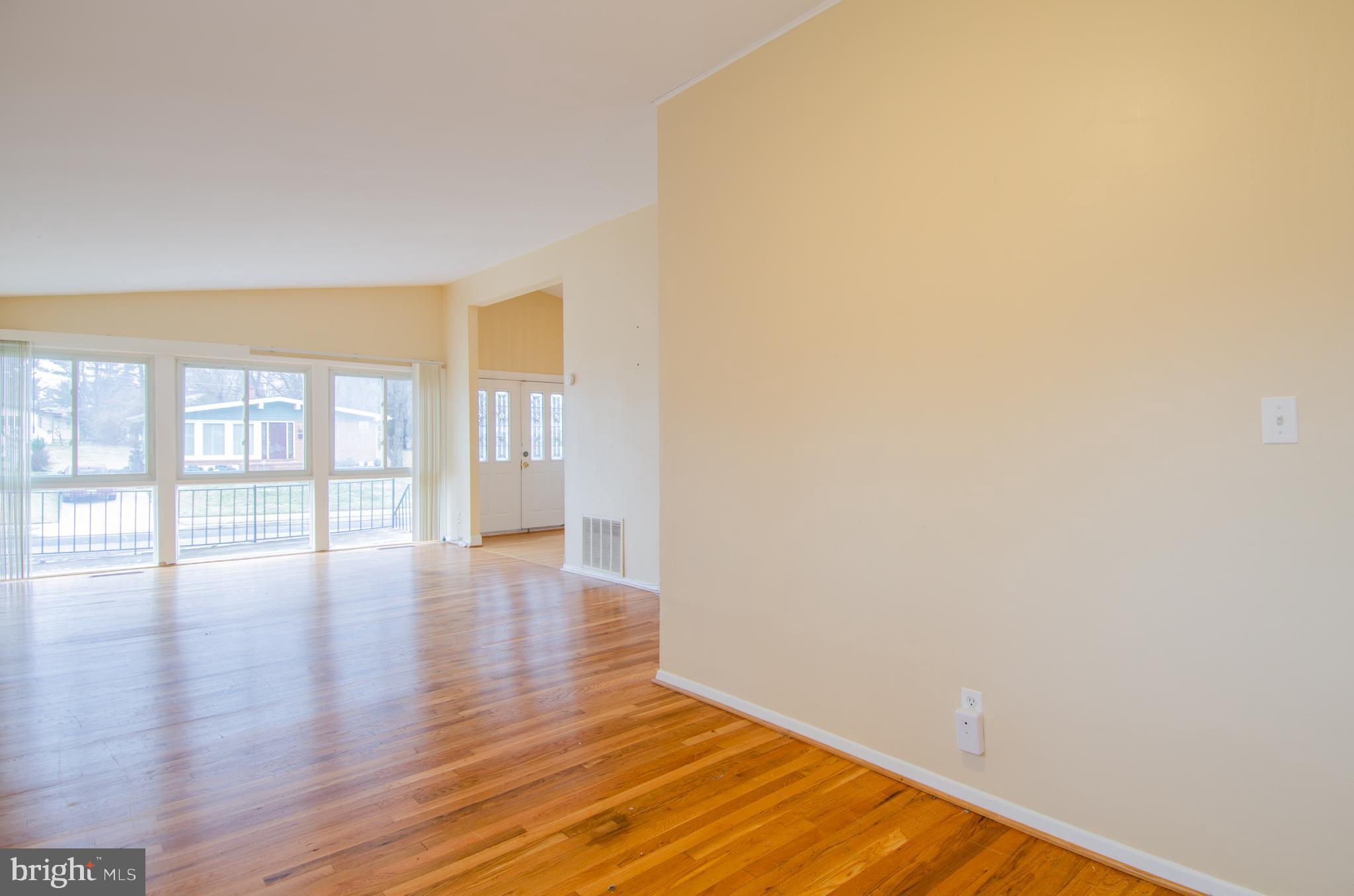 4711 Three Oaks Road Baltimore, MD 21208 - Photo 7 of 33