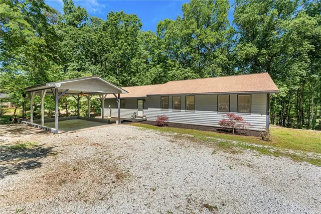 $414,000 | 131 Shoreside Drive, Martin, GA 30557