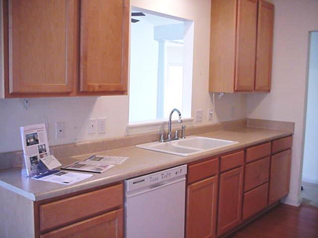 3136 Sleeping Ridge Way Indianapolis, IN 46217 - Photo 3 of 8 Gallery Image 3