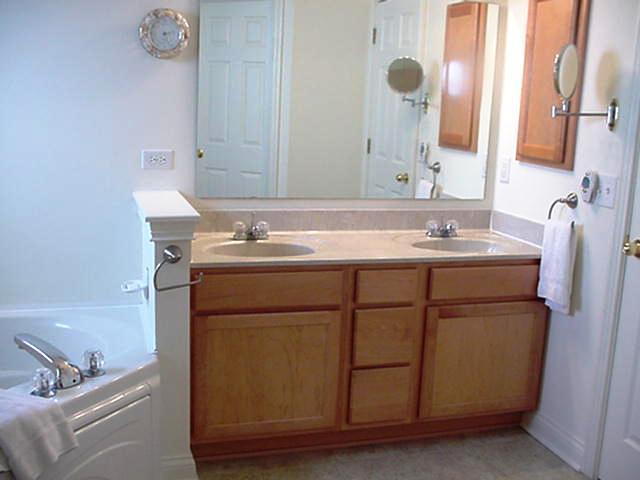 3136 Sleeping Ridge Way Indianapolis, IN 46217 - Photo 6 of 8 Gallery Image 6