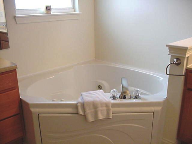 3136 Sleeping Ridge Way Indianapolis, IN 46217 - Photo 7 of 8 Gallery Image 7