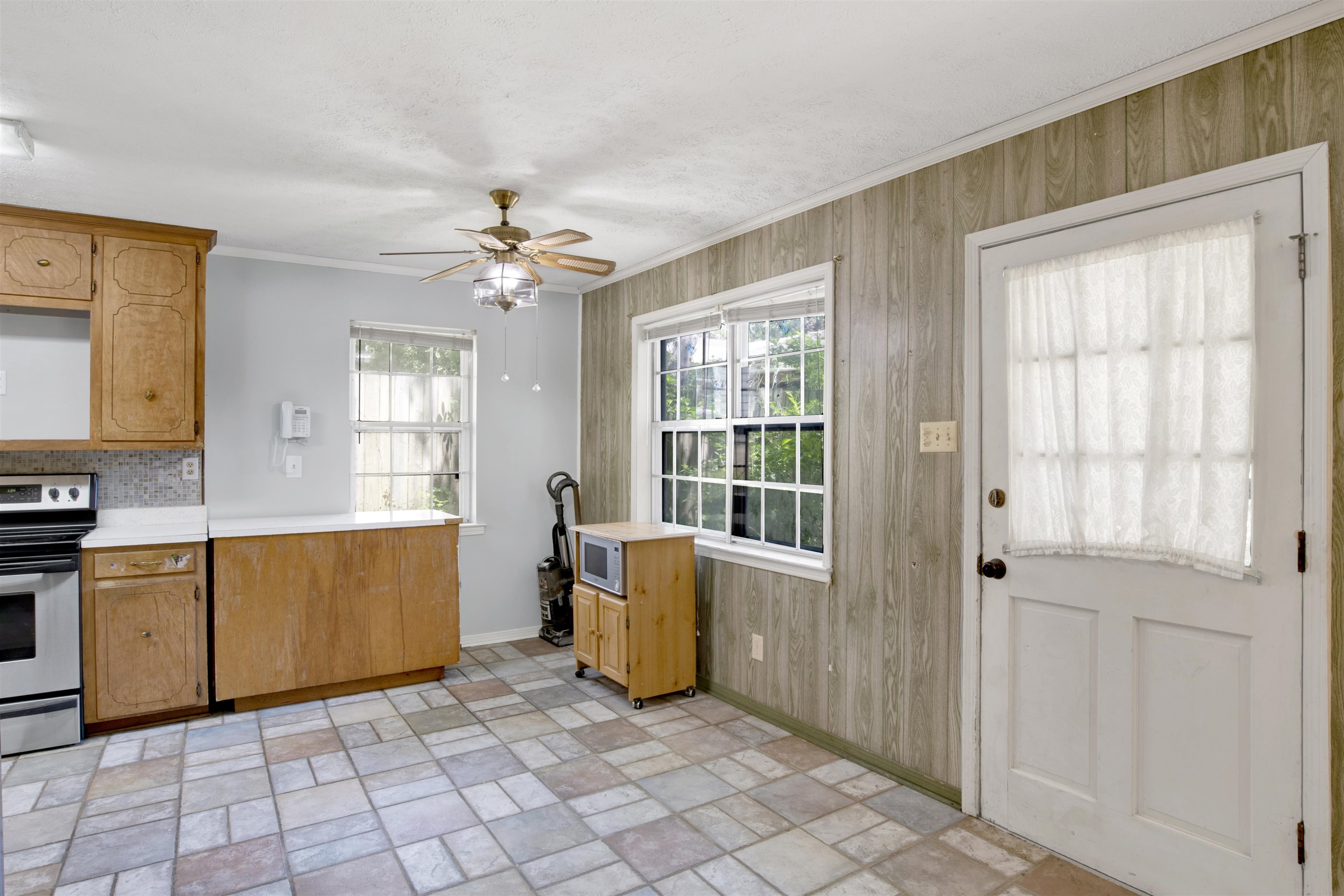 109 Paige Circle Daphne, AL 36526 - Photo 20 of 46 Breakfast Area