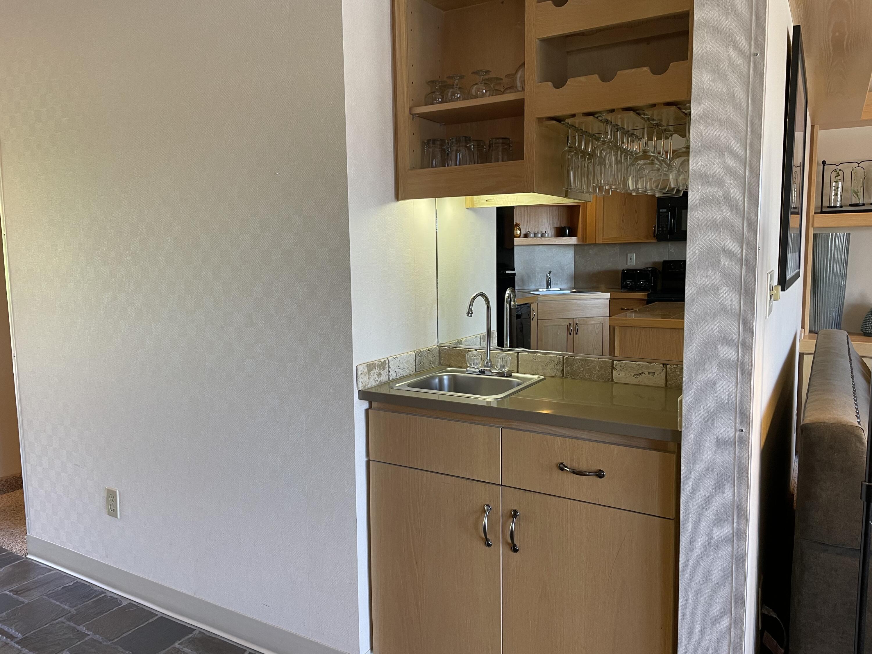 1844 Redtail Hawk Drive, Unit RV55E Redmond, OR 97756 - Photo 10 of 34 IMG_8596