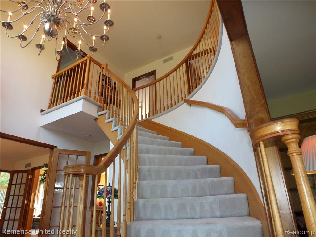 circular stairs.JPG