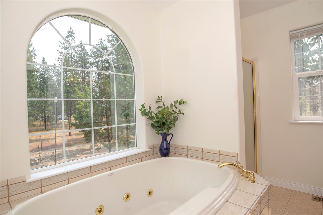 4129 South Conklin Road Greenacres, WA 99016 - Photo 12 of 20