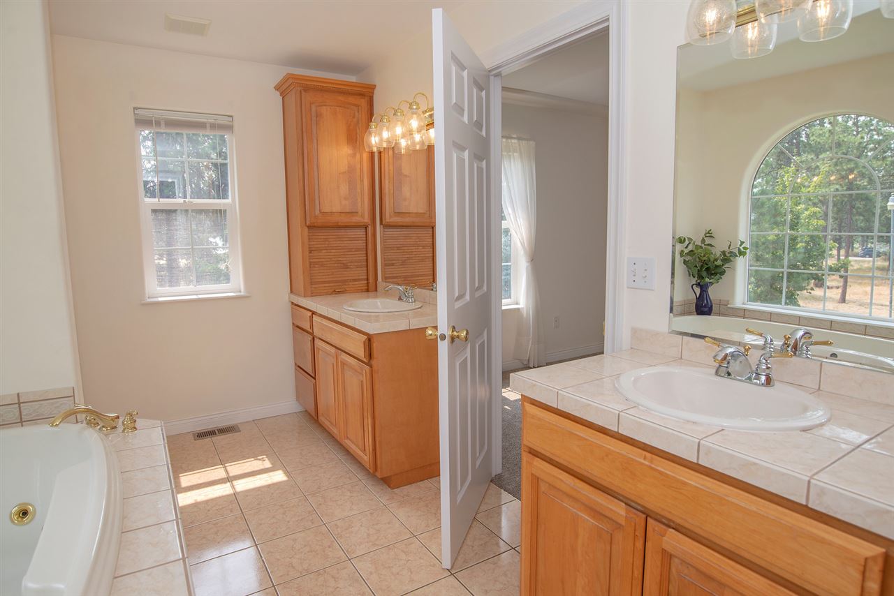 4129 South Conklin Road Greenacres, WA 99016 - Photo 13 of 20