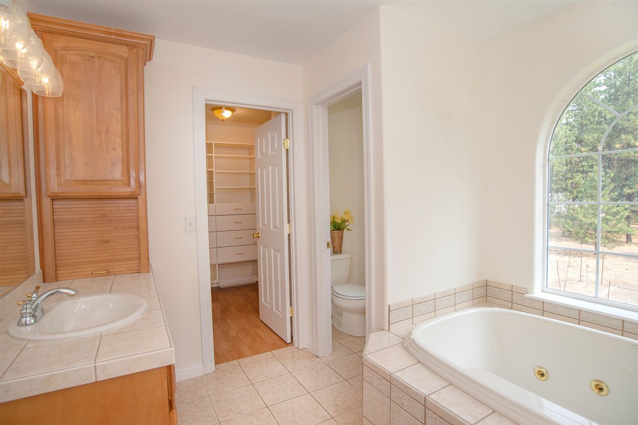 4129 South Conklin Road Greenacres, WA 99016 - Photo 14 of 20