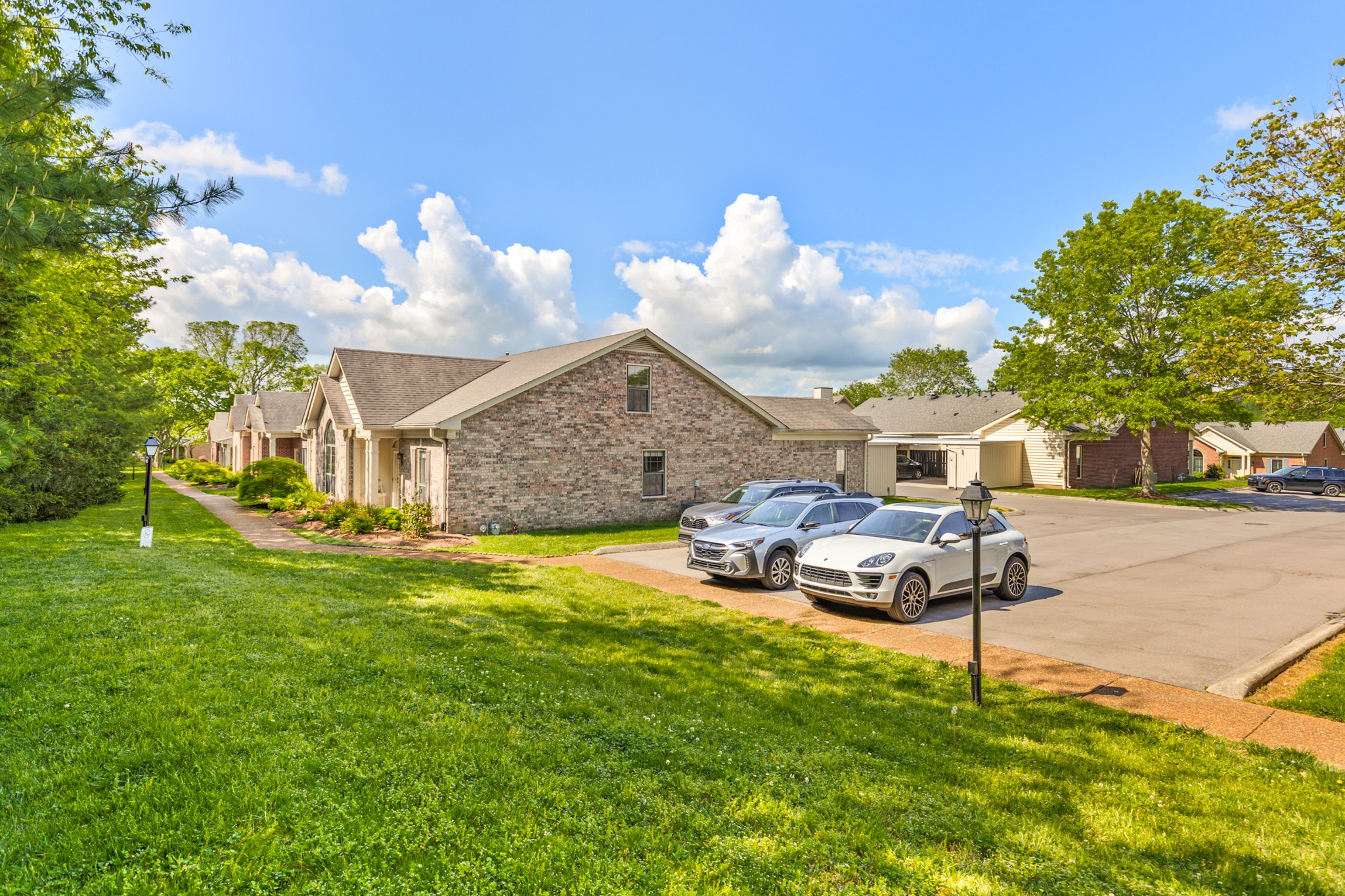 8090 Sunrise Circle Franklin, TN 37067 - Photo 5 of 57