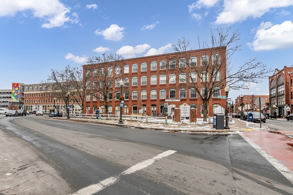 80 Wingate Street, Unit 2F Haverhill, MA 01832 - Photo 32 of 36