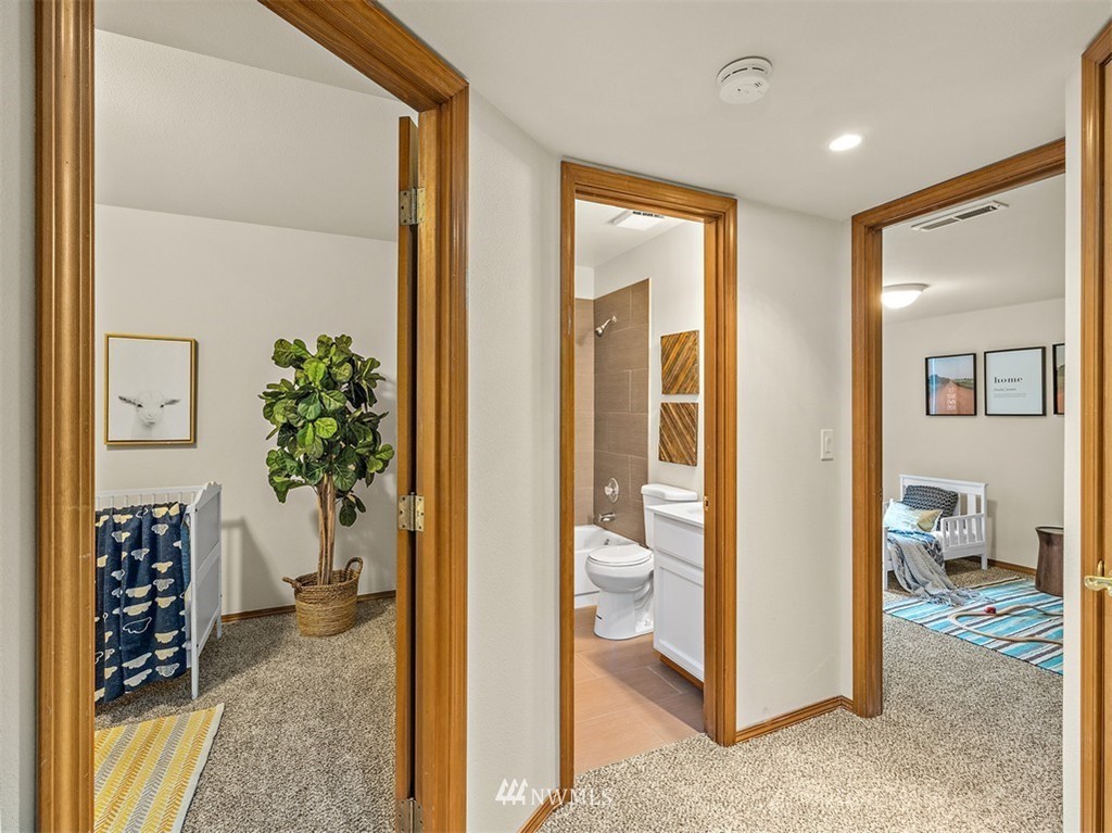 5122 South Garden Loop Road, Unit 13 Seattle, WA 98118 - Photo 15 of 18