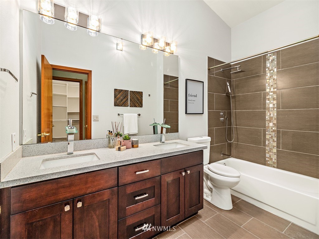 5122 South Garden Loop Road, Unit 13 Seattle, WA 98118 - Photo 9 of 18