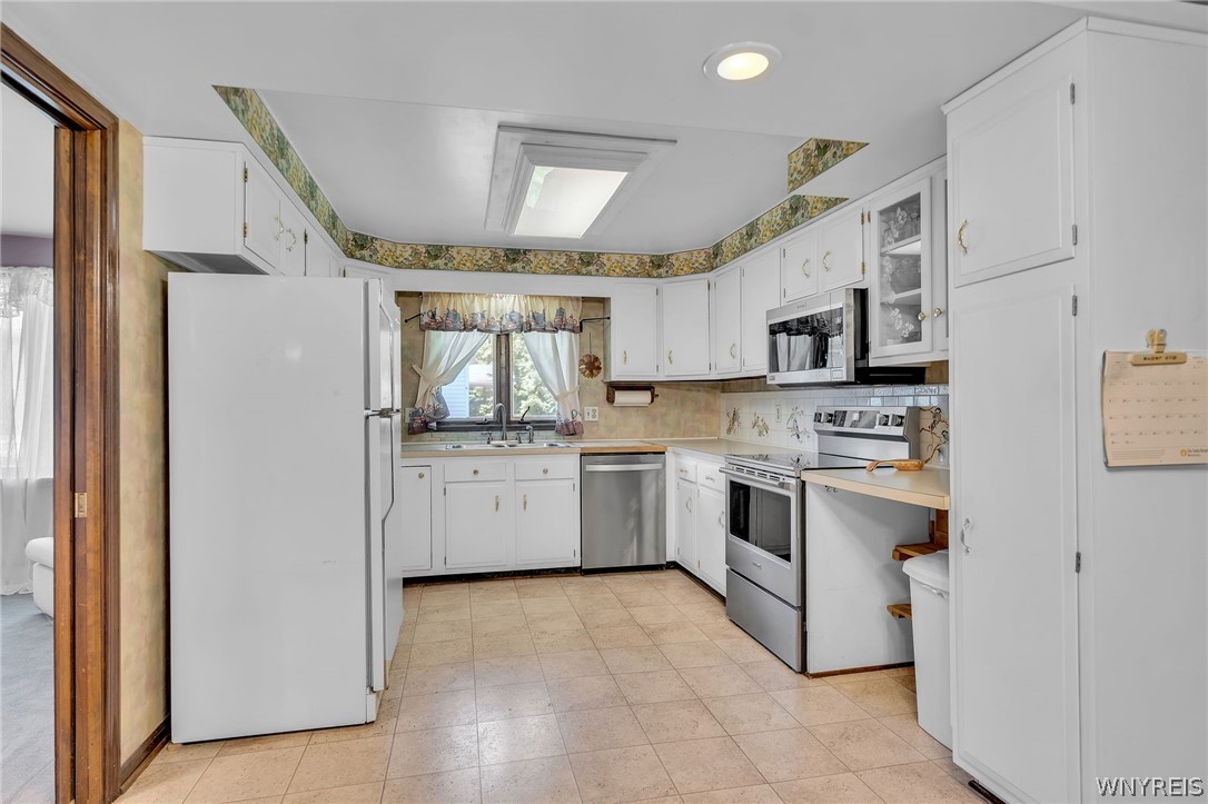2579 Niagara Road Wheatfield, NY 14304 - Photo 8 of 30 Kitchen