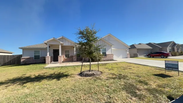 $1,800 | 1509 La Delle Street, Wharton, TX 77488