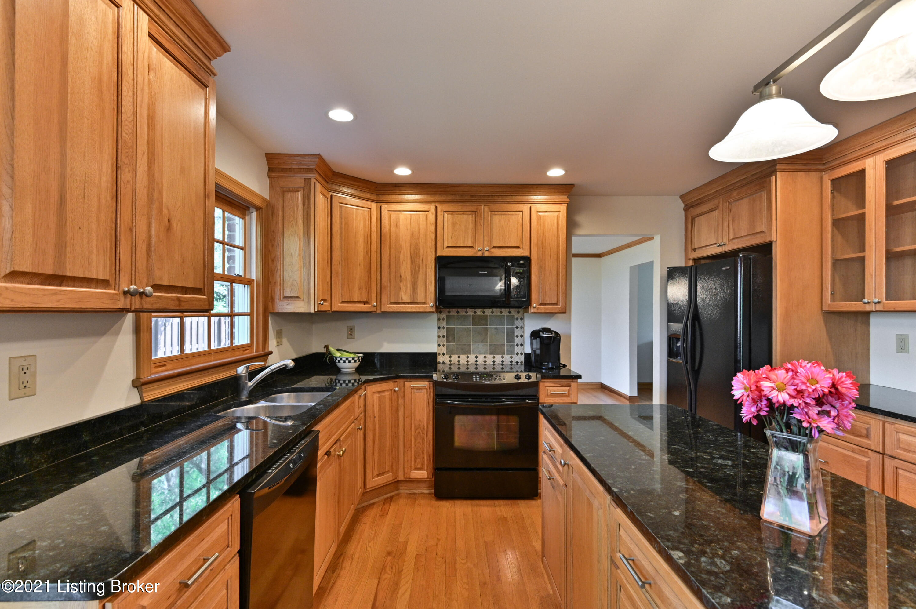 9001 Cardiff Road Louisville, KY 40242 - Photo 15 of 40 023 - 20210812 4232