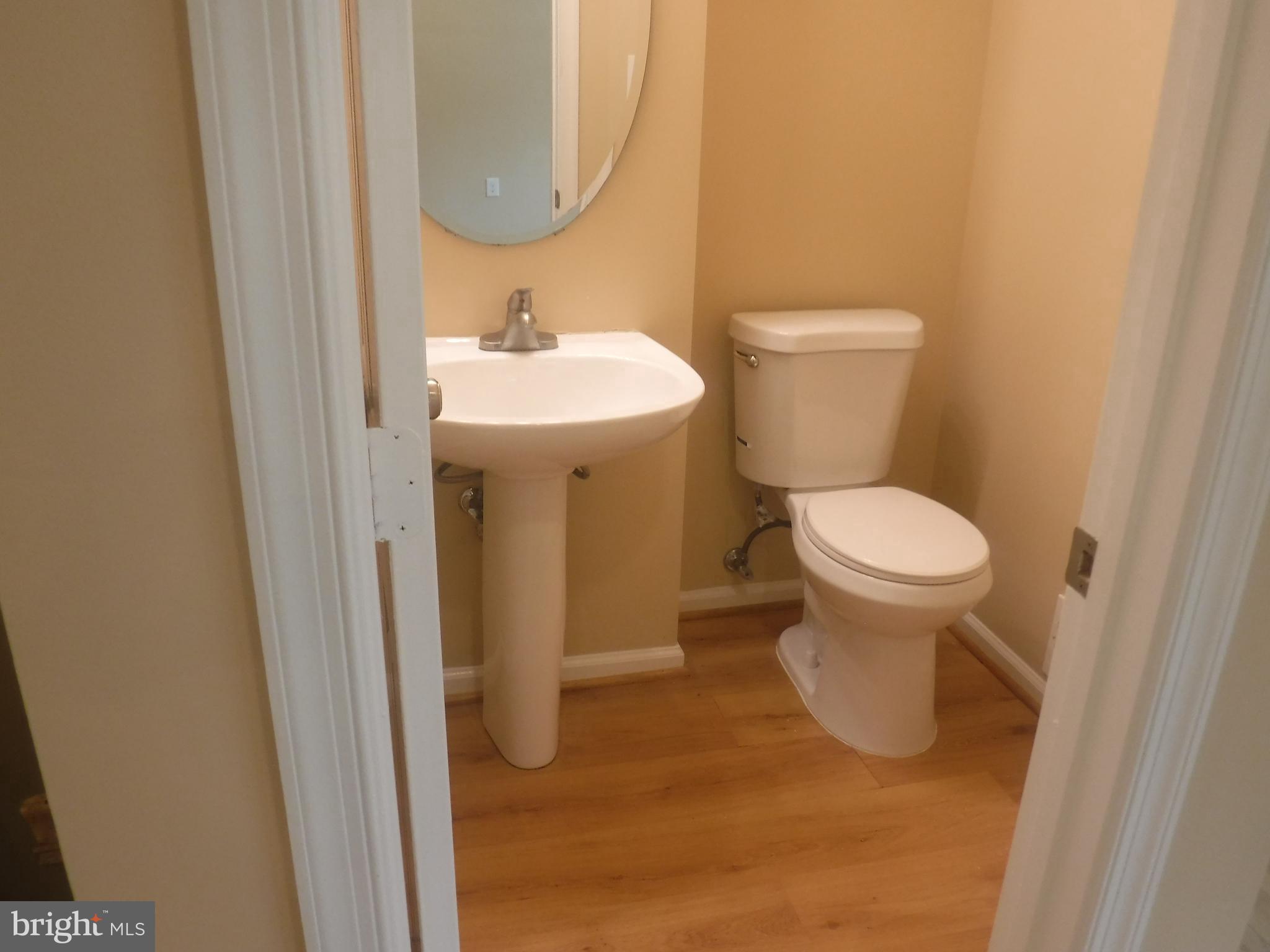 8714 Wadebrook Terrace Springfield, VA 22153 - Photo 5 of 35 Powder Room-Main Level