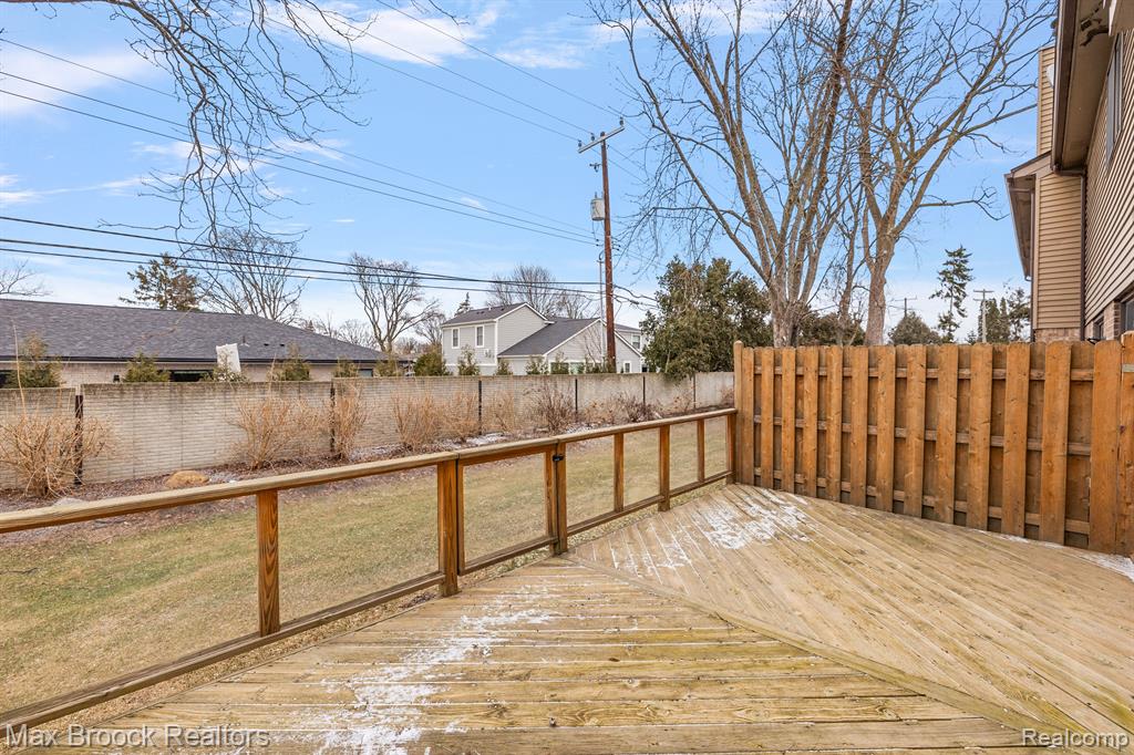 18674 West 13 Mile Road Beverly Hills, MI 48025 - Photo 28 of 33