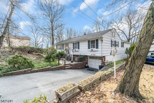 $450,000 | 140 White Meadow Road, Rockaway, NJ 07866