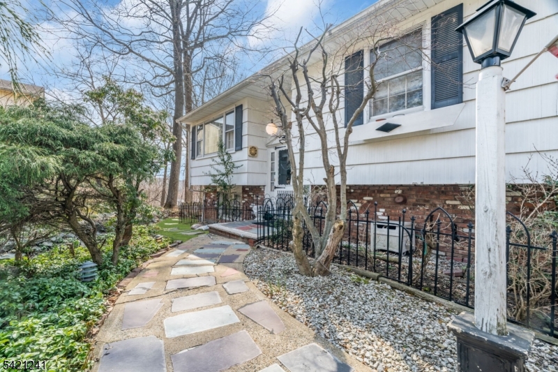 140 White Meadow Road Rockaway, NJ 07866 - Photo 3 of 34