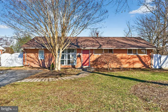 $575,000 | 6307 Cottonwood Drive, Alexandria, VA 22310