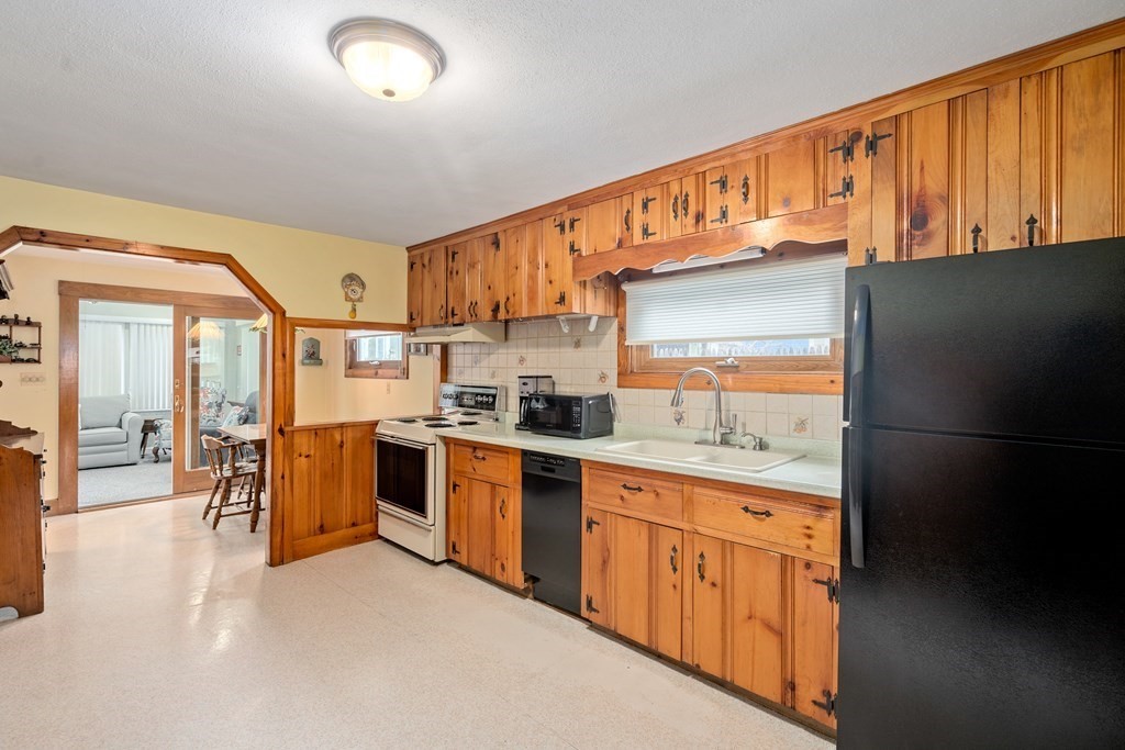 15 Whitman Road Milton, MA 02186 - Photo 9 of 22 Gallery Image 9