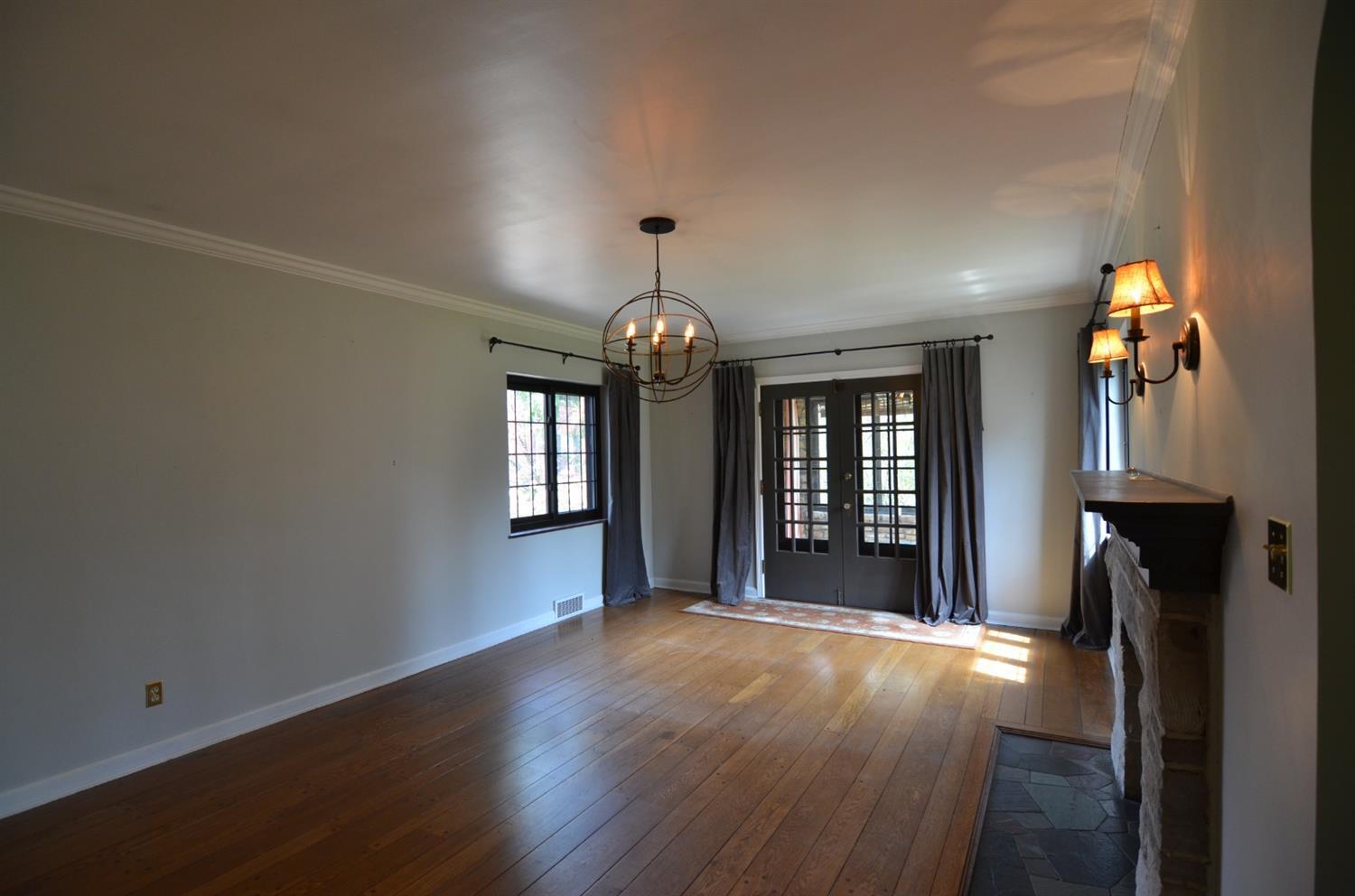7619 Montgomery Road Cincinnati, OH 45236 - Photo 15 of 36