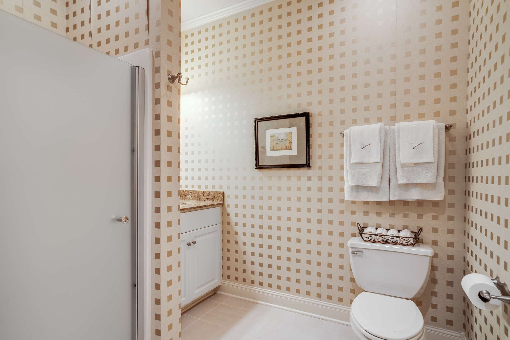 1539 Palmer Road Lebanon, TN 37090 - Photo 52 of 70 a bathroom with a toilet and a sink