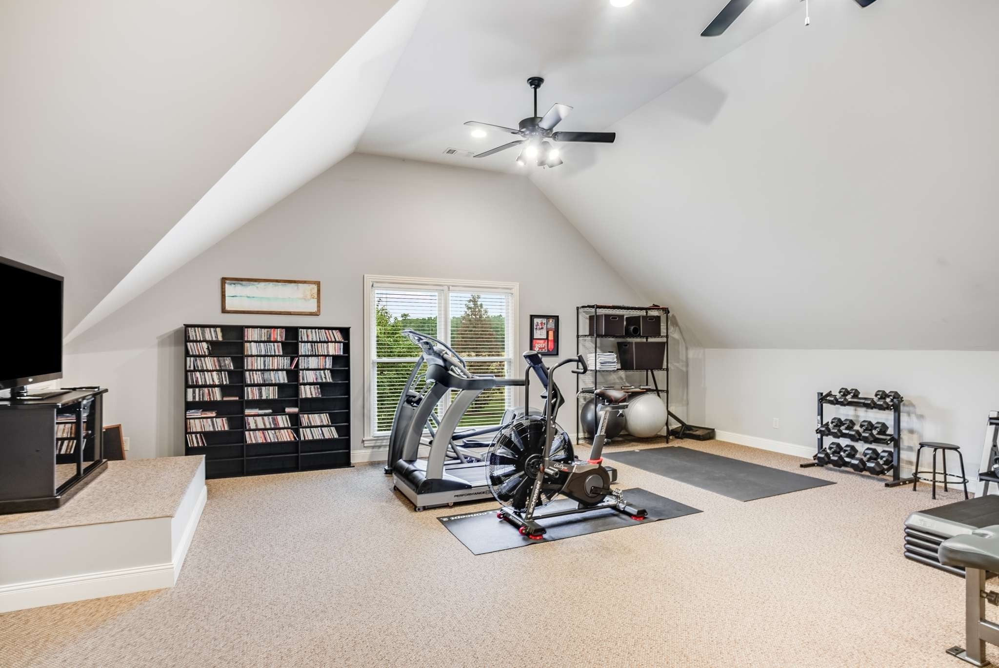 1539 Palmer Road Lebanon, TN 37090 - Photo 54 of 70 a view of a room with gym equipment