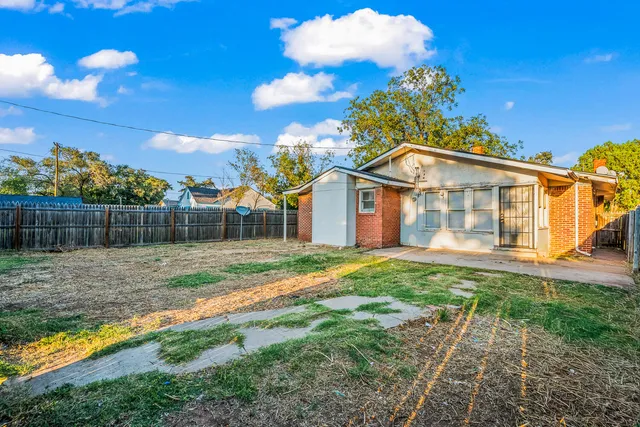 $105,000 | 2412 Avenue T, Lubbock, TX 79411