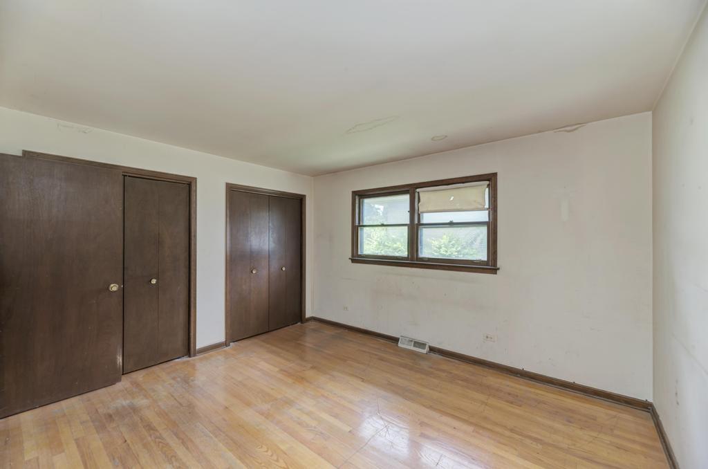 8017 Sawyer Road Darien, IL 60561 - Photo 23 of 35
