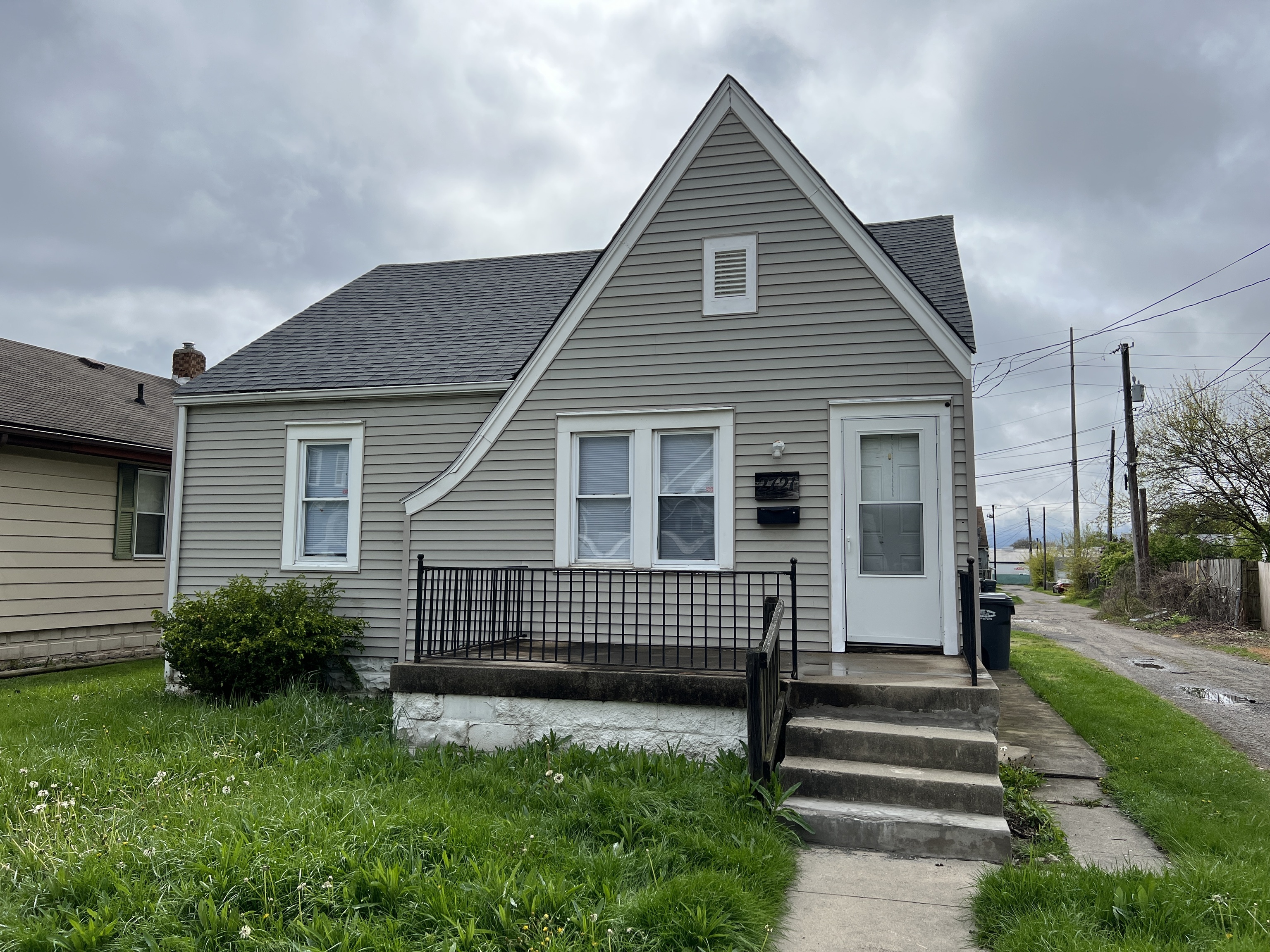 2721 George Street Anderson, IN 46016 - Photo 2 of 13
