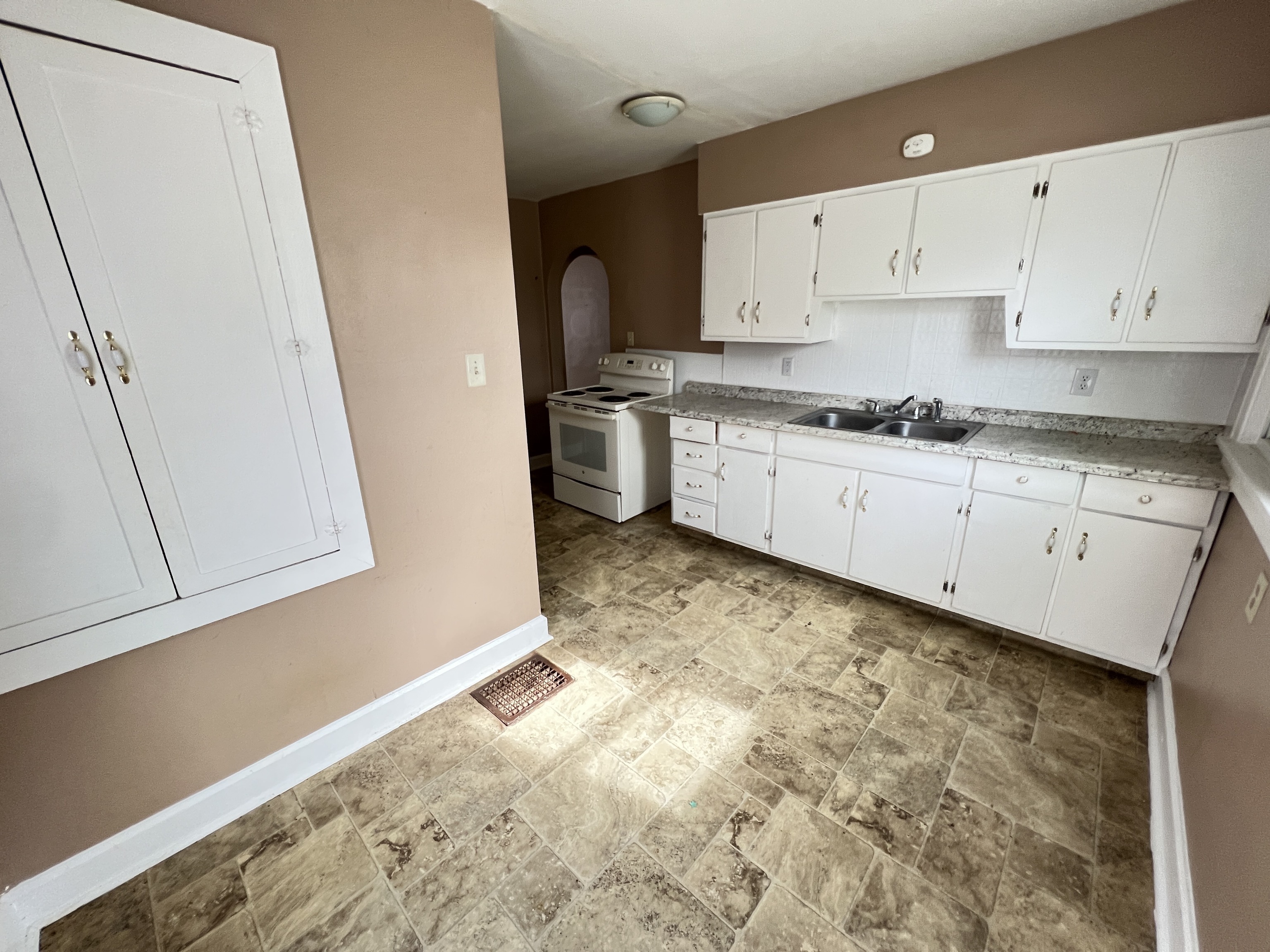 2721 George Street Anderson, IN 46016 - Photo 5 of 13