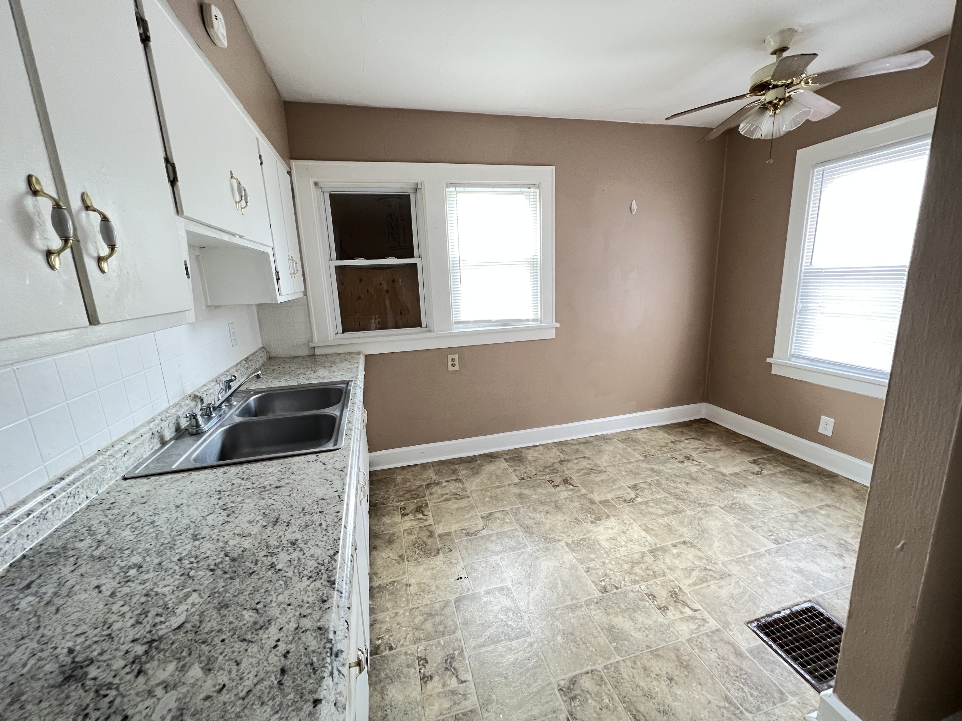 2721 George Street Anderson, IN 46016 - Photo 7 of 13