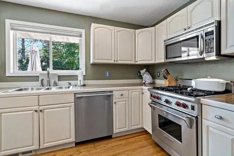 $900,000 | 6017 Birchcrest Drive, Edina, MN 55436