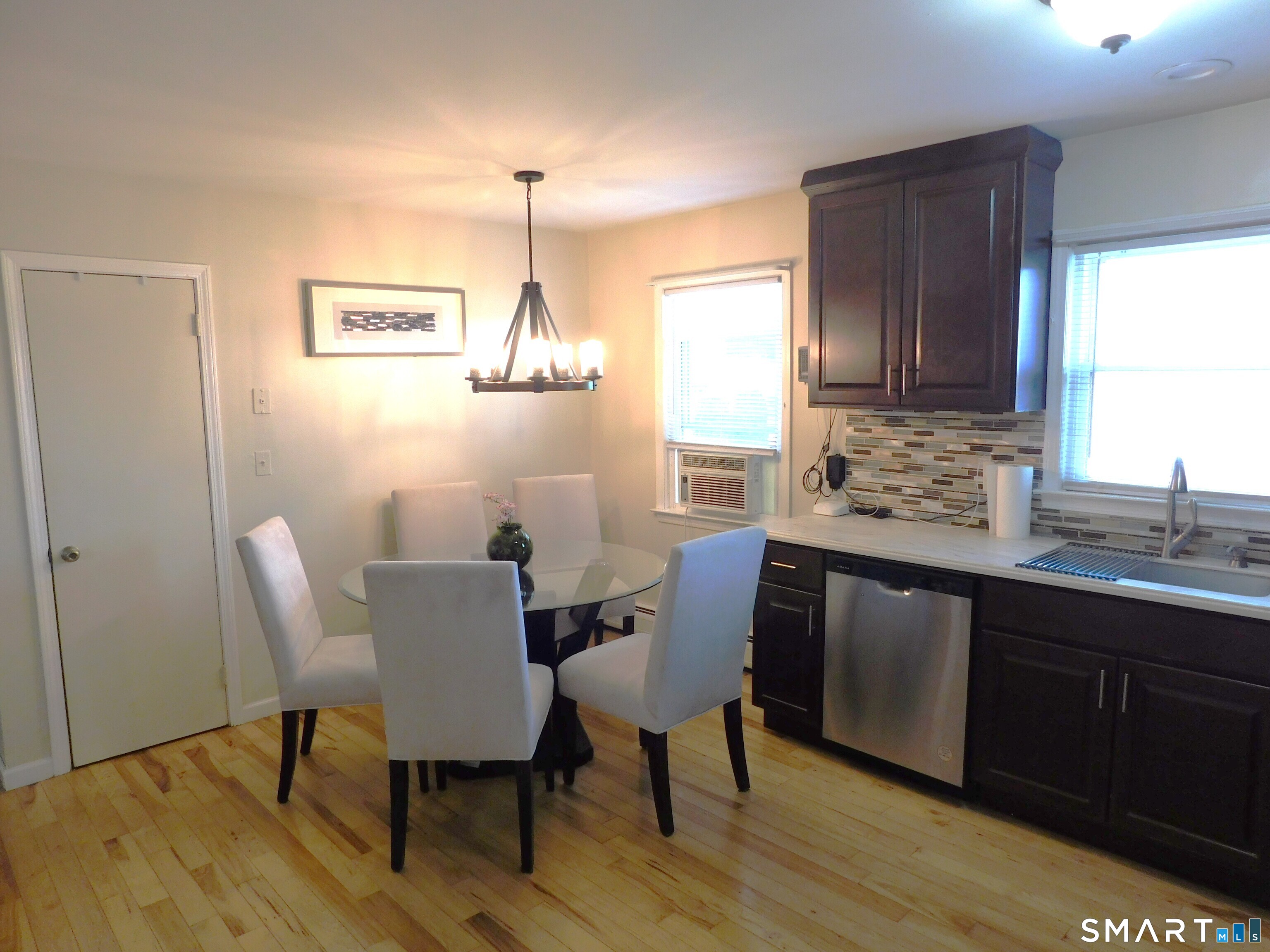 26 Dayton Road Bridgeport, CT 06606 - Photo 4 of 11