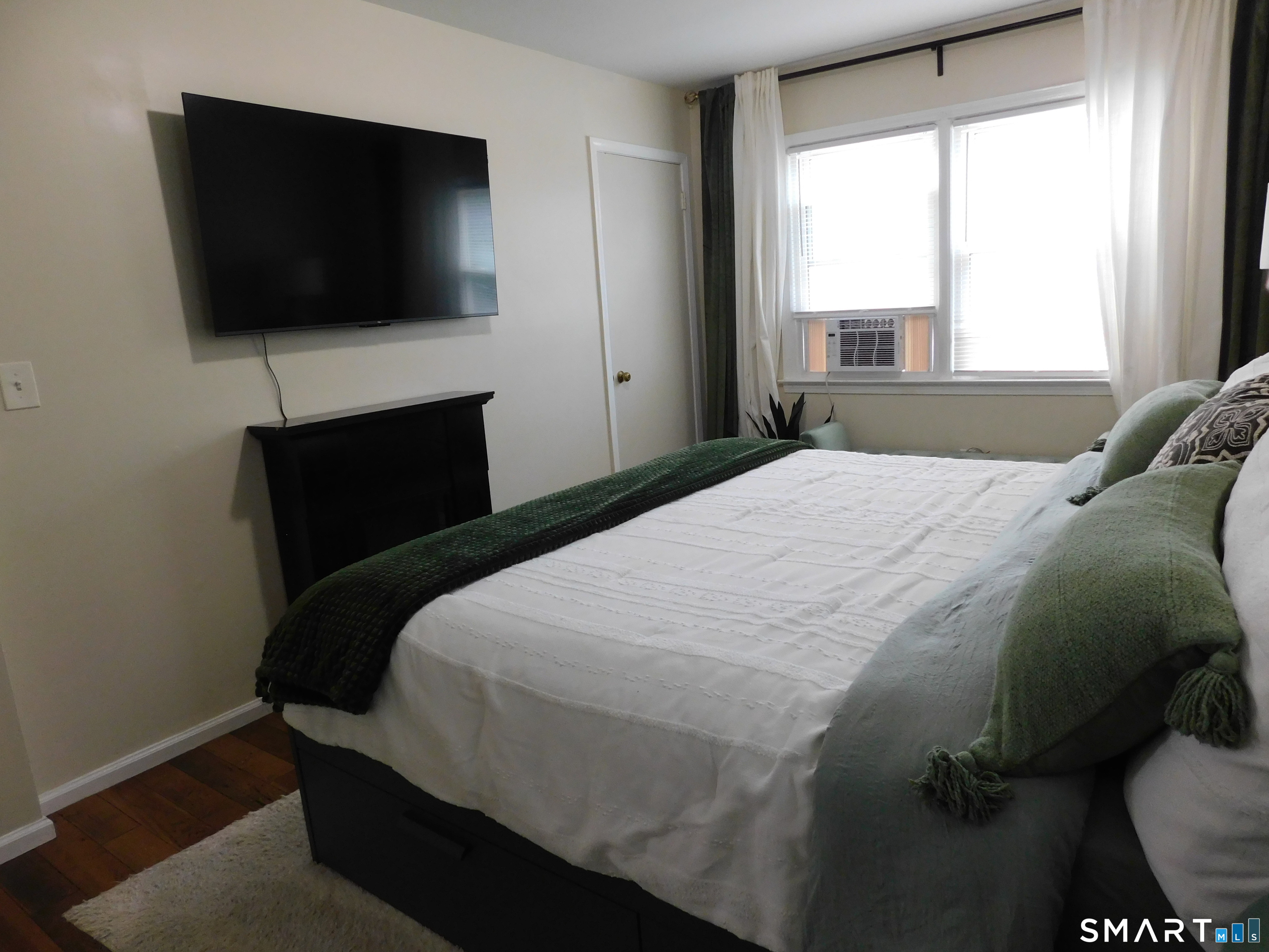 26 Dayton Road Bridgeport, CT 06606 - Photo 7 of 11