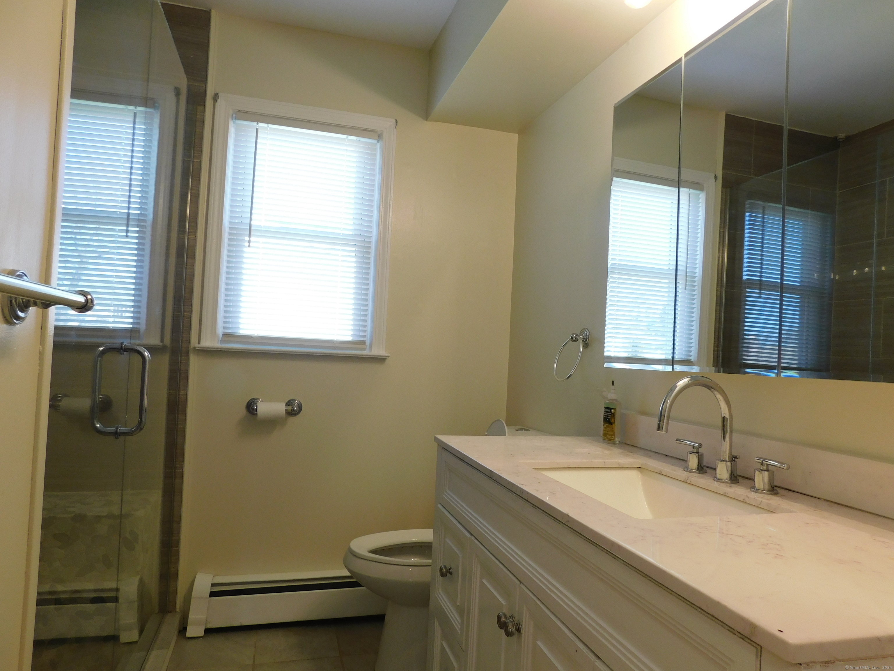 26 Dayton Road Bridgeport, CT 06606 - Photo 10 of 11