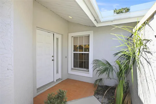 $285,000 | 5576 Country Club Way, Unit 5576, Sarasota, FL 34243