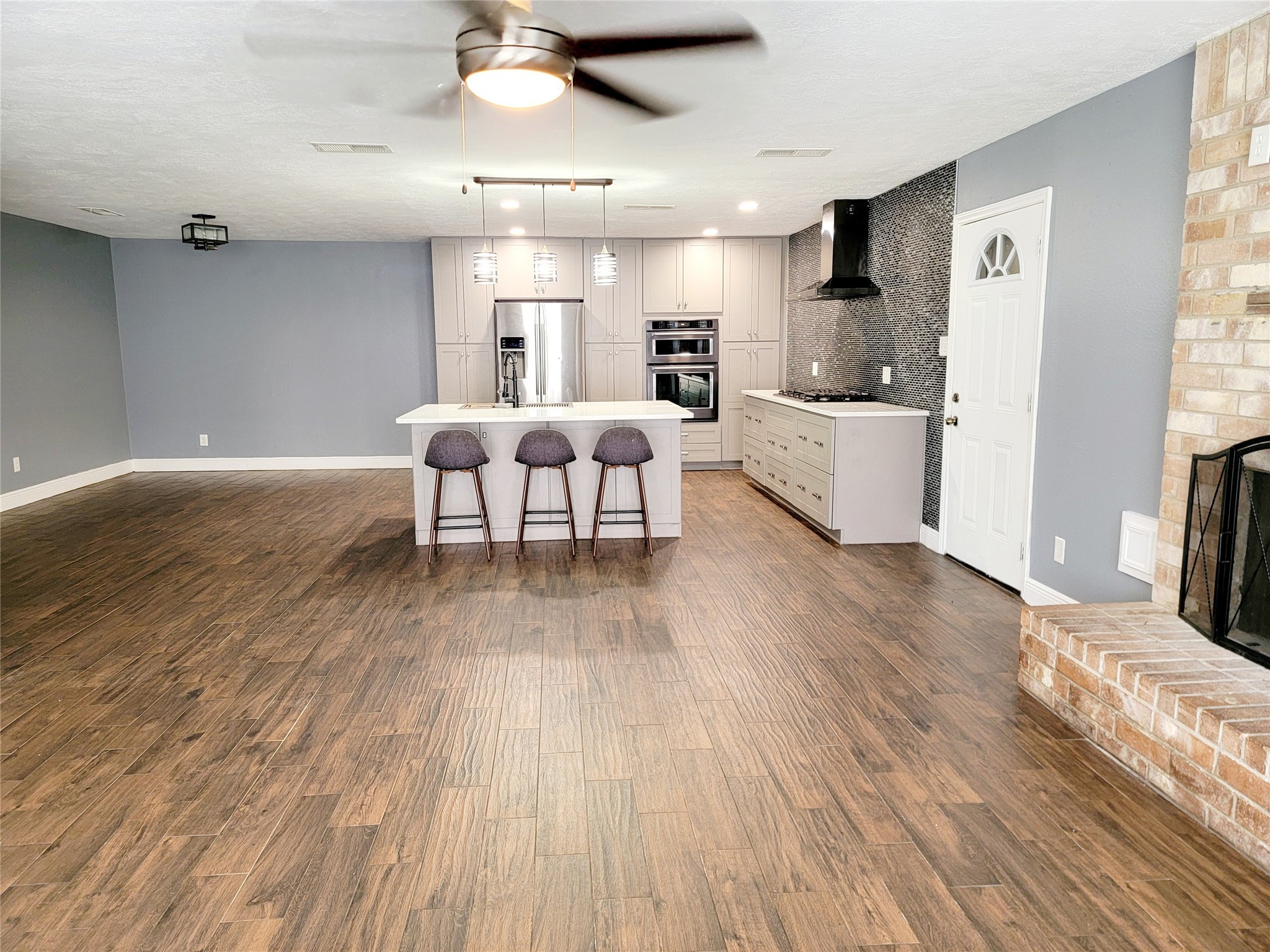 4170 Amir Street Houston, TX 77072 - Photo 5 of 10 a view of a kitchen and dining room