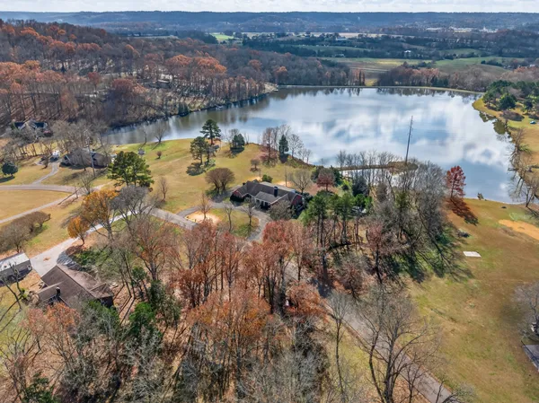 $749,900 | 51 Timberlake Drive, Fayetteville, TN 37334