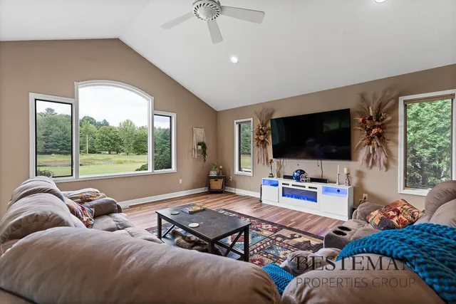 $449,900 | 7165 West 112th Street, Grant, MI 49327