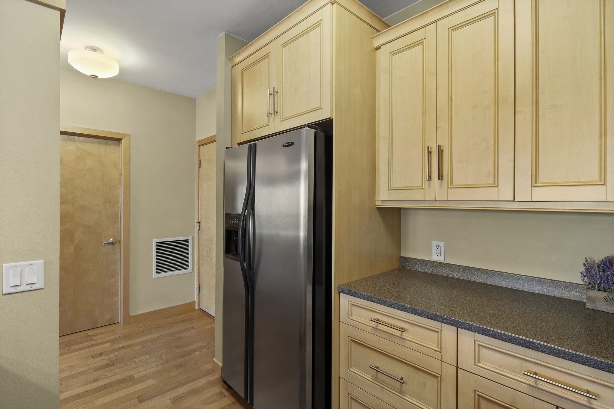 1835 Winnebago Street, Unit 207 Madison, WI 53704 - Photo 13 of 33